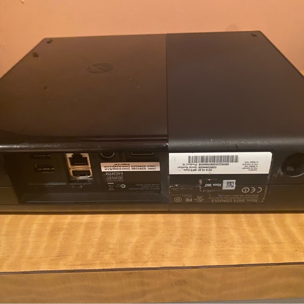 X box 360 box and remote